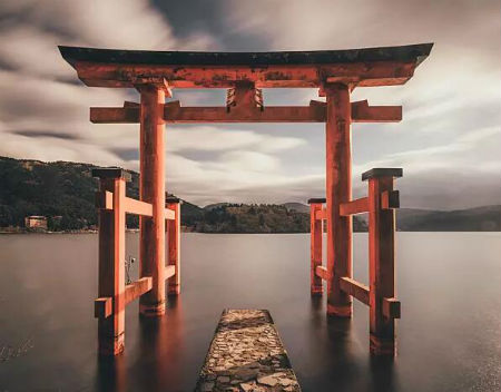 手關(guān)節(jié)有痣什么意思,手關(guān)節(jié)有痣的人命很好嗎？(圖文)