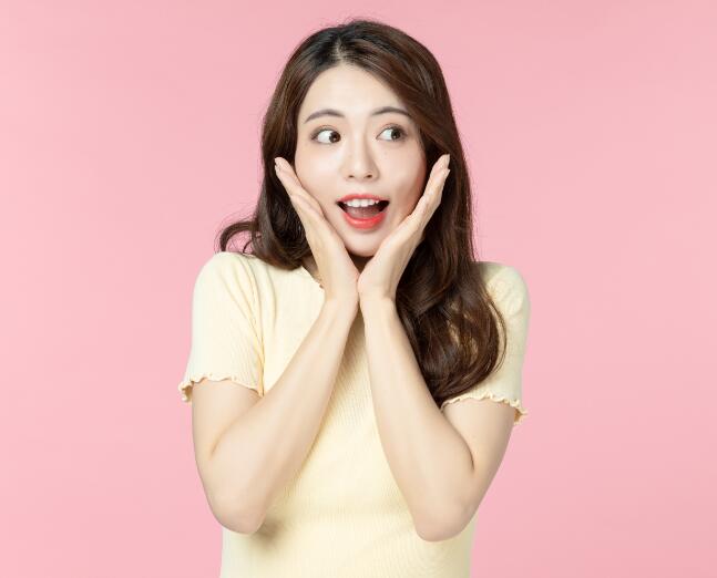 女人夢見自己開心的笑是什么意思 夢見自己開心的笑預兆什么