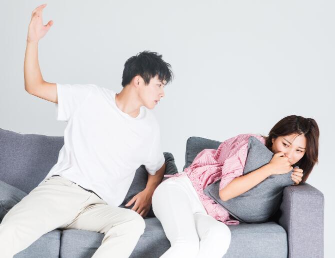女人夢見自己生氣打人是什么意思 夢見自己生氣打人預(yù)兆什么