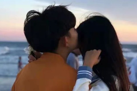 和生肖豬的女長(zhǎng)長(zhǎng)久久的愛情秘訣