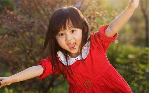 芝字和什么字搭配好聽 女孩名字大全