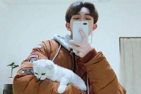 眼睛下眼白多的男人面相 好爽豁達