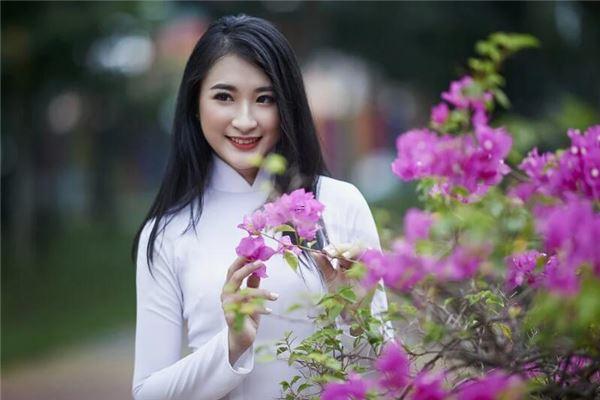 容易遭遇桃花劫的女性痣相