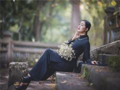 女人桃花運旺盛的手相 拇指下面有斜線