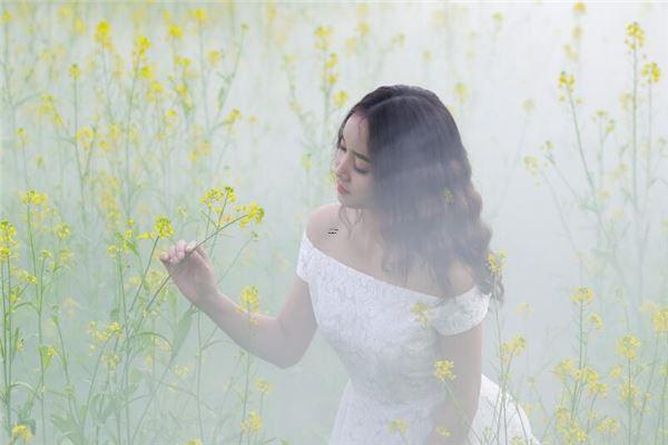 手相看婚姻線向上彎曲
