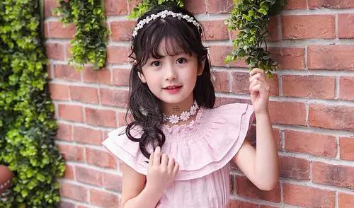 孕婦夢見兩只貓跟著自己 孕婦做夢夢到兩只貓非得進屋