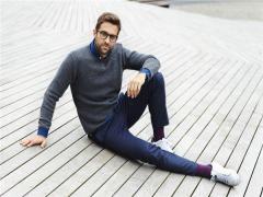 拇指、無名指上有簸箕的人容易獲得財富和聲望,無名指上一個斗啥意思