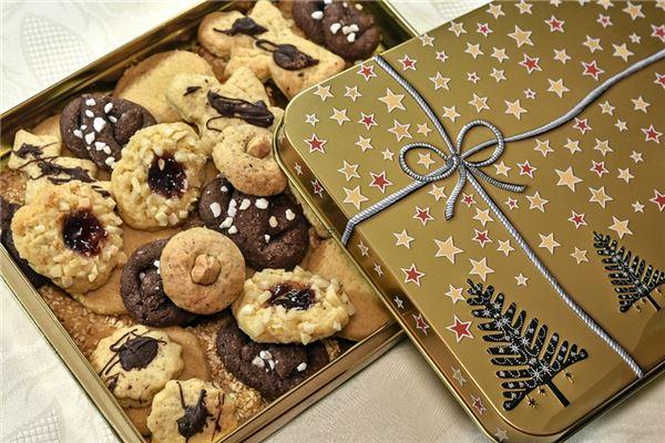 之夢(mèng)見剝?nèi)似?夢(mèng)見剝?nèi)似な鞘裁搭A(yù)兆解夢(mèng)