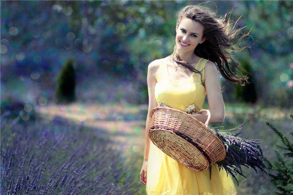 脖子又短又細的女人一生運勢,脖子短的女人面相