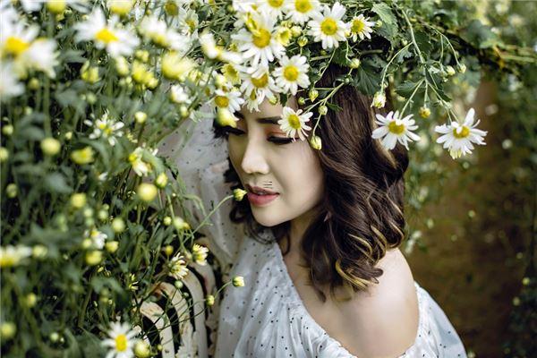 手背上有痣的女人好不好,手背有痣的女人代表什么意思