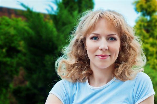 為人直來直去的女人面相特征,做人直來直去好不好