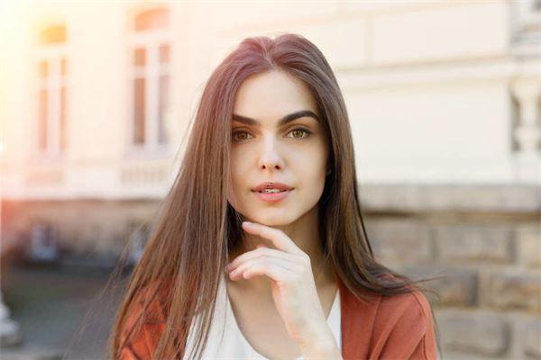 女人眉毛稀少面相代表的性格和命運,女人眉毛希少的命理