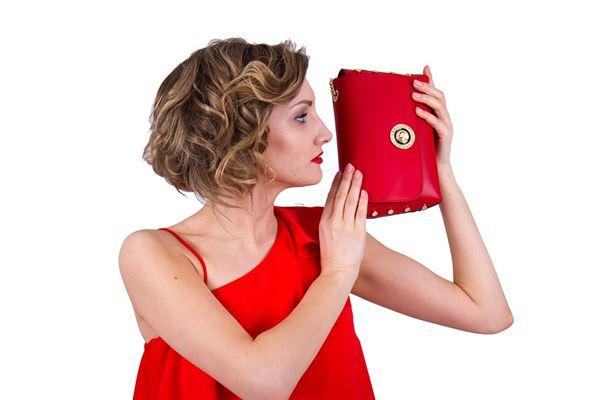 女性夢見家里被賊翻了預示著什么