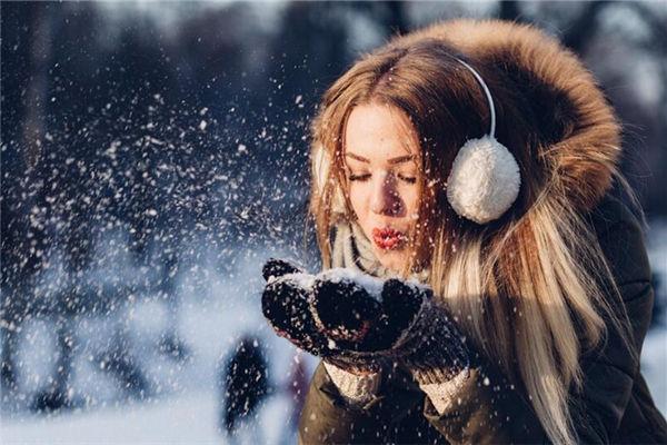 女人圓臉塌鼻子的面相好不好,圓臉塌鼻子的女明星