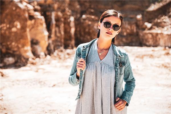 命薄運勢差女人什么面相,算命的說女人命薄是什么意思