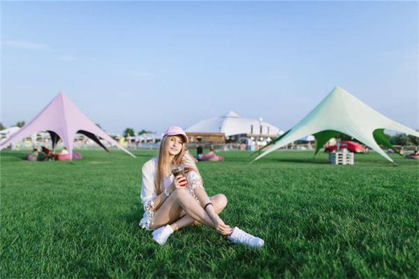 女人陰陽臉的命運(yùn)會凄苦嗎,陰陽臉女人有什么說法