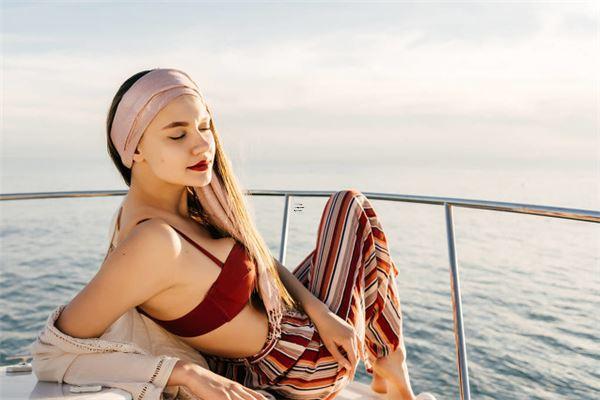 女人臉部有痣圖解大全，臉上哪里有痣人緣好？