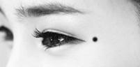 女人右眼角有痣好不好，女人右邊眼角有痣
