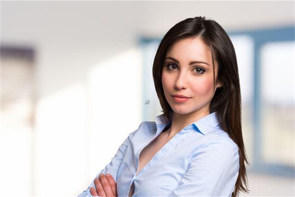 啥面相的女人中年富貴,什么面相的女人富貴命