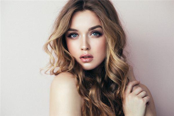 朱唇皓齒桃花面面相