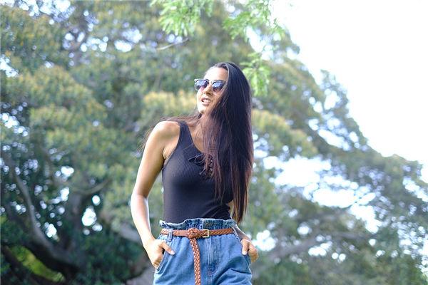 手相中有鳳尾紋就會離婚嗎,有鳳尾紋手紋的女人屬啥性格 手相中有鳳尾紋就會離婚嗎,有鳳尾紋手紋的女人屬啥性格