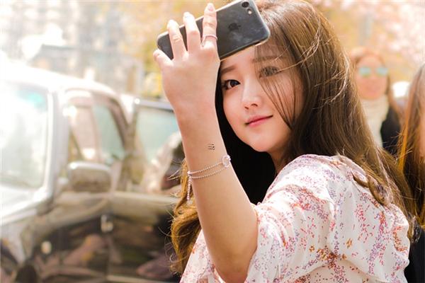 適合當官的女人有什么面相，當官的適合開什么車