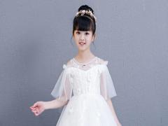 夢(mèng)見風(fēng)把門吹開