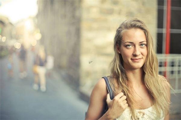 易犯桃花的女人面相,犯桃花運的女人面相